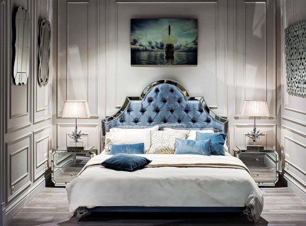 Кровать двуспальная с зеркальными вставками (голубая)